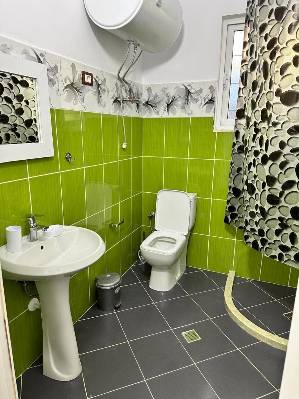 Hostel Leon Берат Экстерьер фото